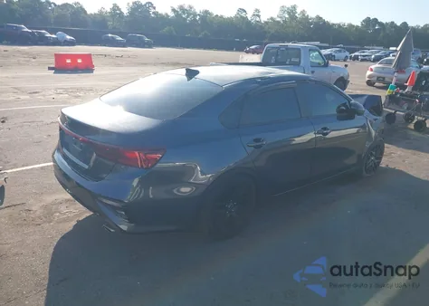 2021 Kia Forte Lxs z USA, uszkodzony, nr VIN 3KPF24AD7ME341020